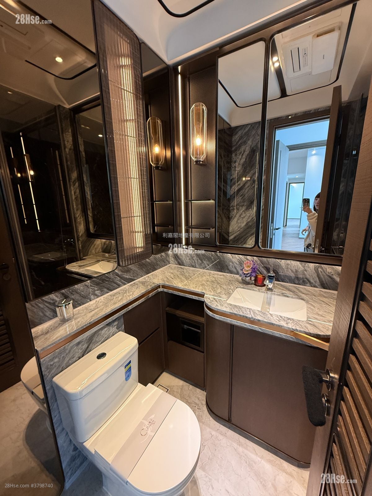 天玺天 租盘 4 房 , 3 浴室 1,993 平方尺