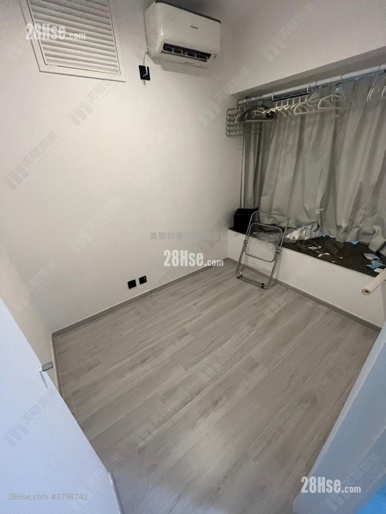 Park Central Sell 2 Bedrooms , 1 Bathroom 384 ft²