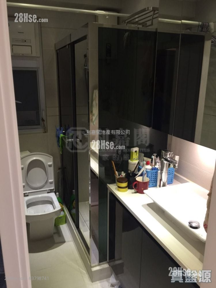 Markfield Building Sell 2 Bedrooms , 1 Bathroom 413 ft²