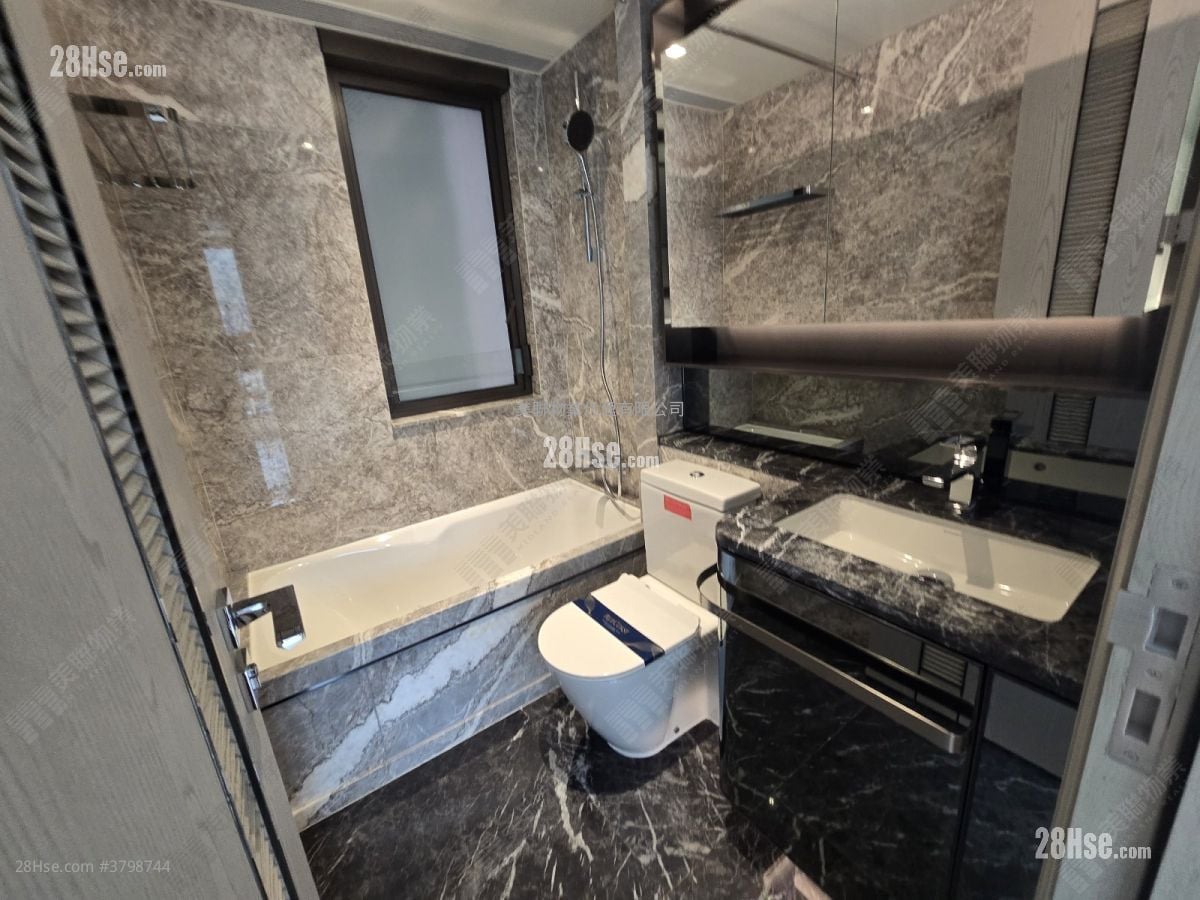 港岛南岸 售盘 3 房 , 2 浴室 747 平方尺