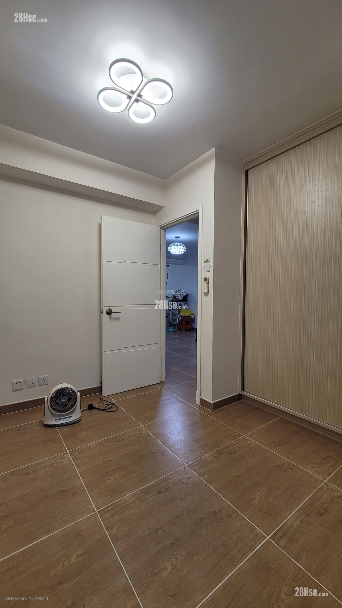 村屋 租盘 2 房 , 1 浴室