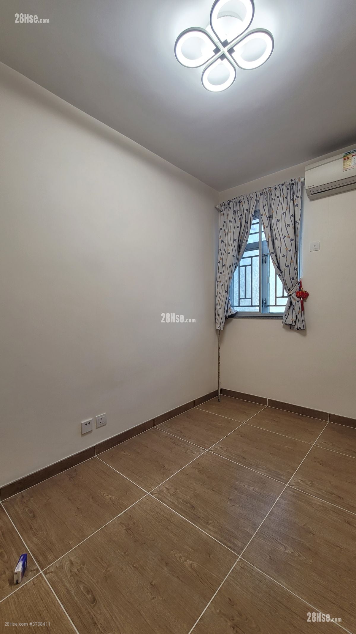 村屋 租盘 2 房 , 1 浴室