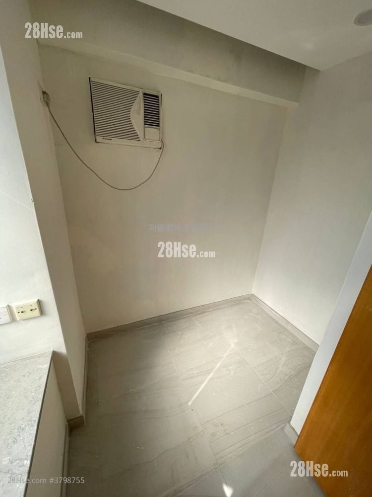 新葵芳花园 租盘 415 平方尺