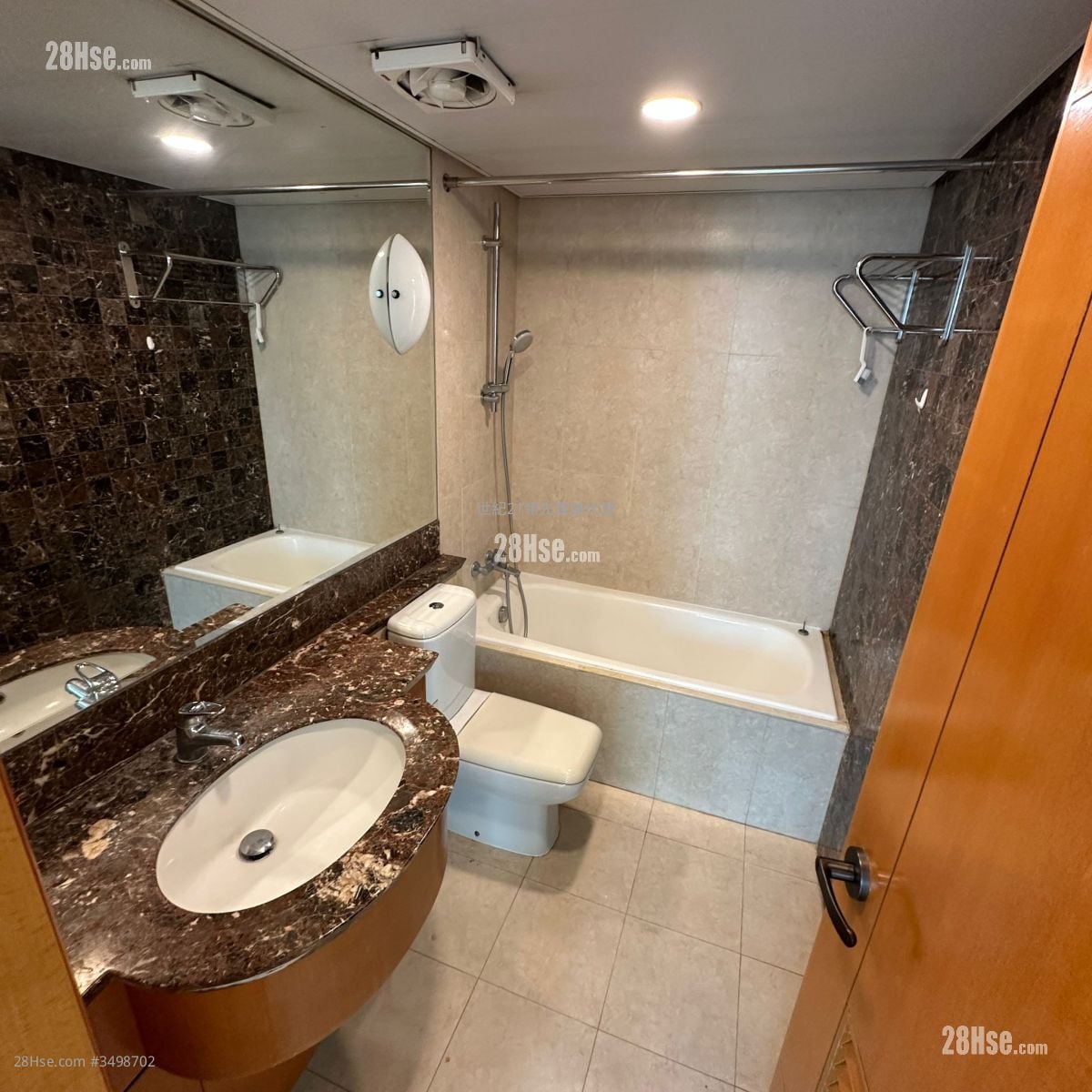 The Bloomsville Sell 3 Bedrooms , 2 Bathrooms 704 ft²