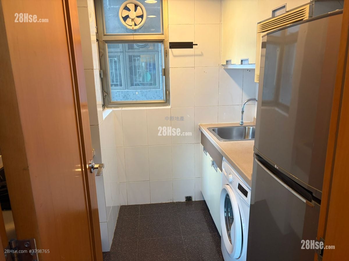 Yoho Town Sell 2 Bedrooms 433 ft²