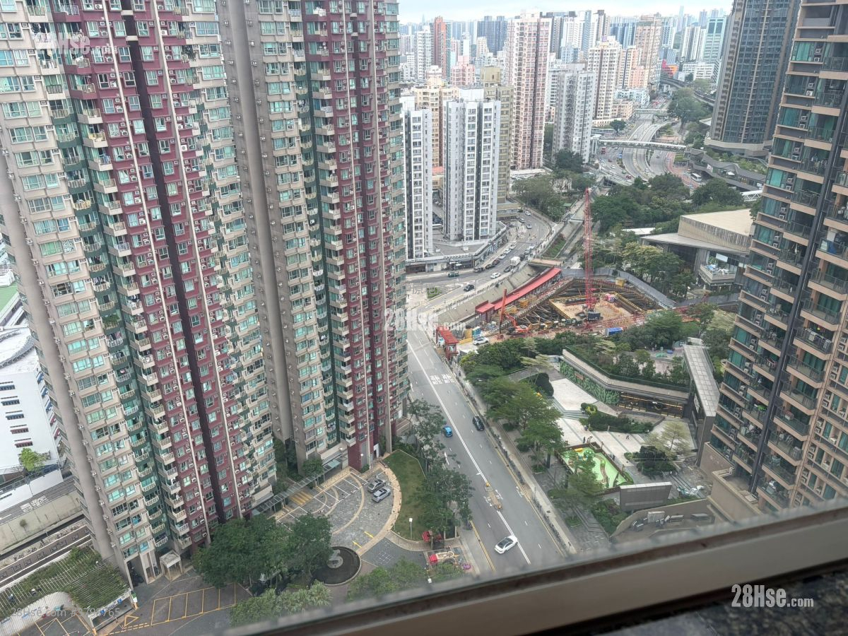 Yoho Town Sell 2 Bedrooms 433 ft²