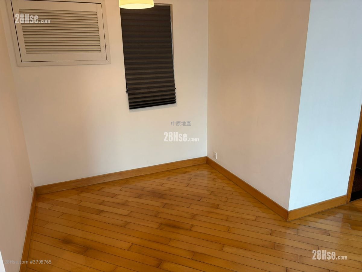 Yoho Town Sell 2 Bedrooms 433 ft²