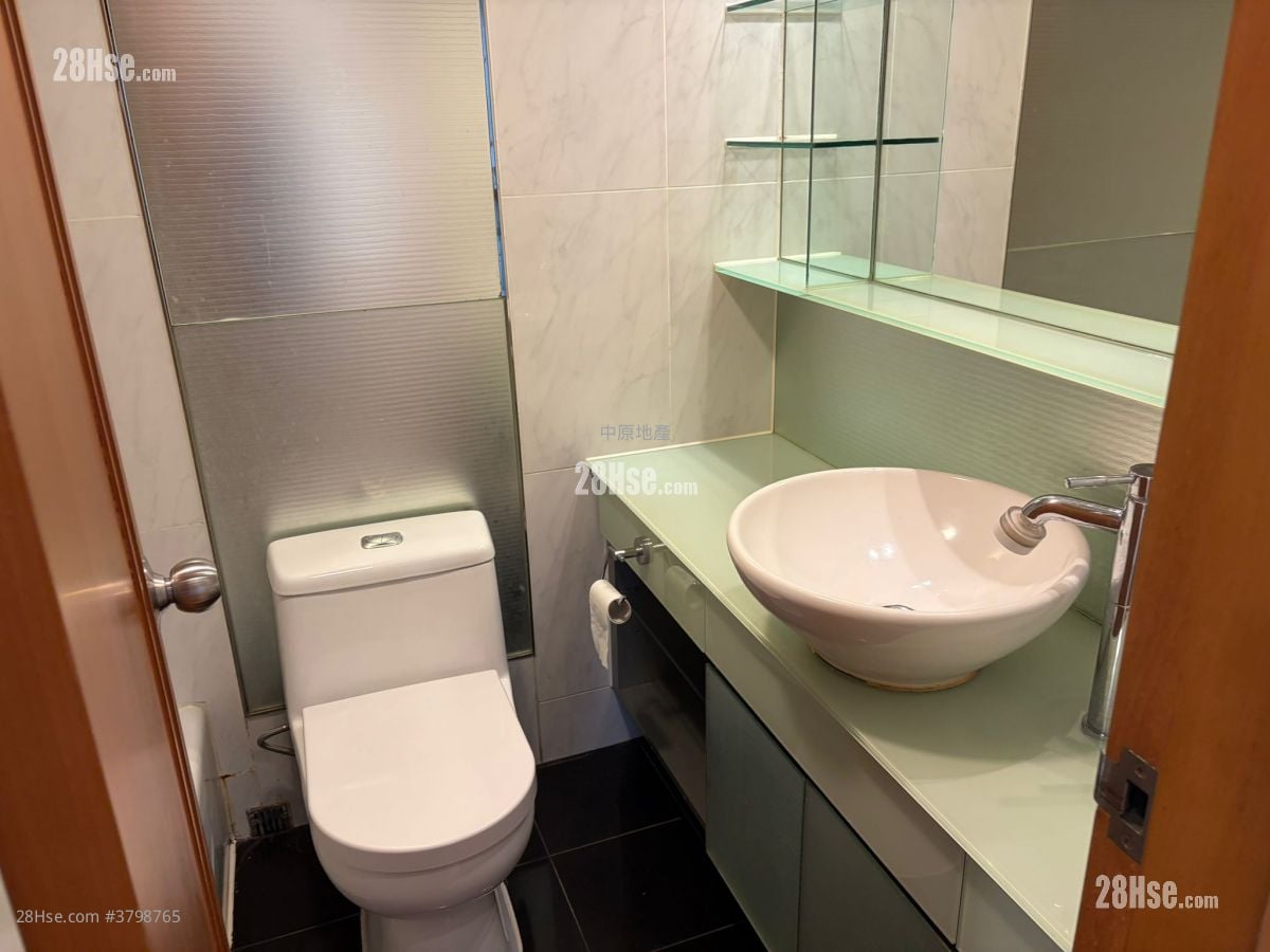 Yoho Town Sell 2 Bedrooms 433 ft²