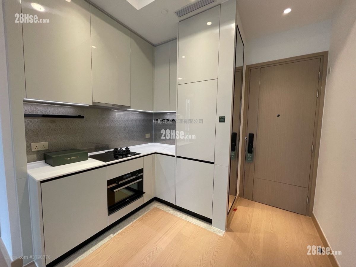 厨房: Park Seasons 售盘 2 房 , 1 浴室 437 平方尺