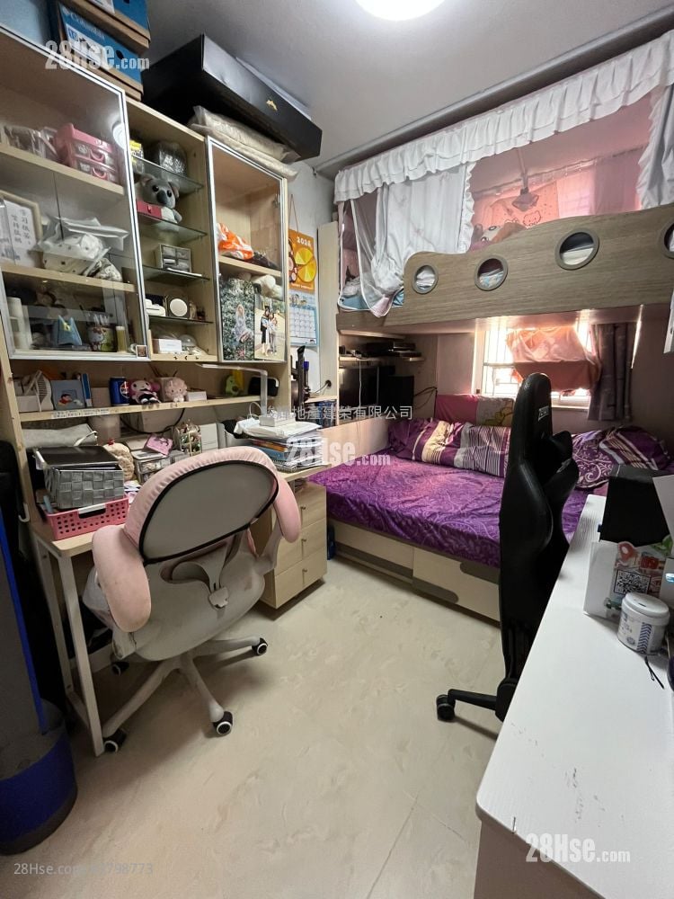 Telford Gardens Sell 2 Bedrooms , 1 Bathroom 513 ft²