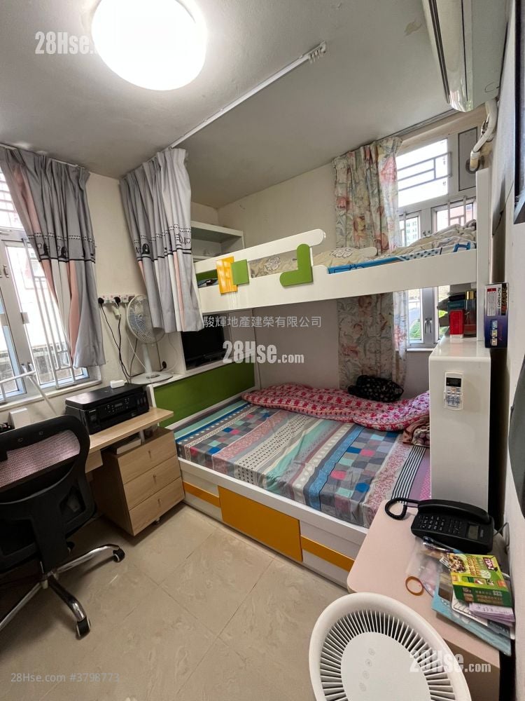 Telford Gardens Sell 2 Bedrooms , 1 Bathroom 513 ft²