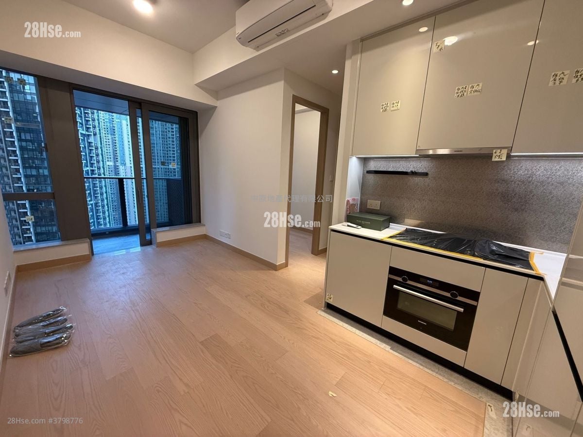 厨房: Park Seasons 售盘 2 房 , 1 浴室 437 平方尺