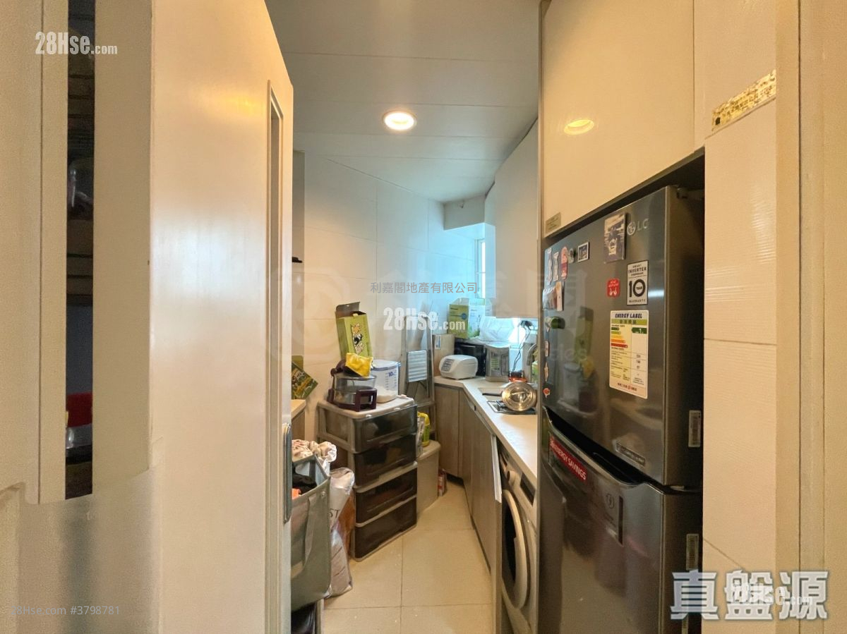 领峰 售盘 4 房 985 平方尺