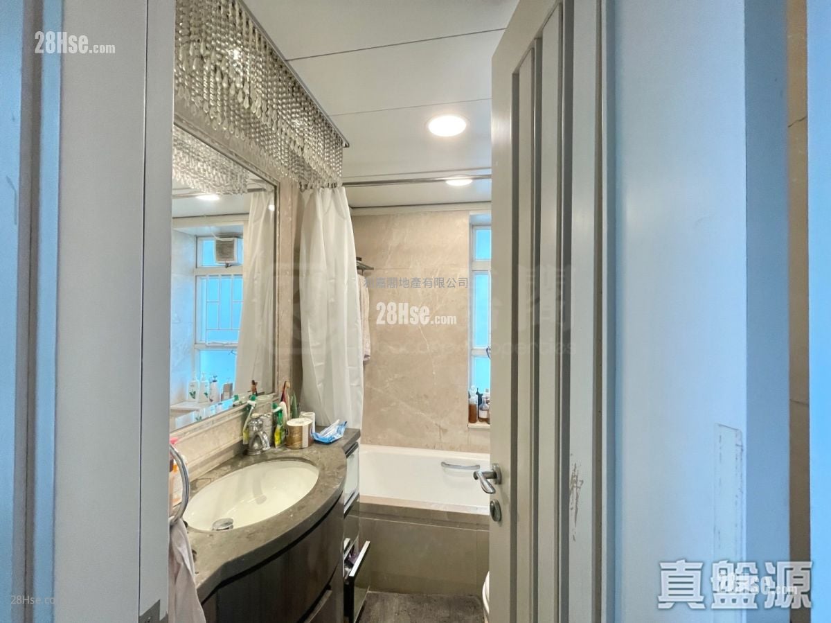 领峰 售盘 4 房 985 平方尺