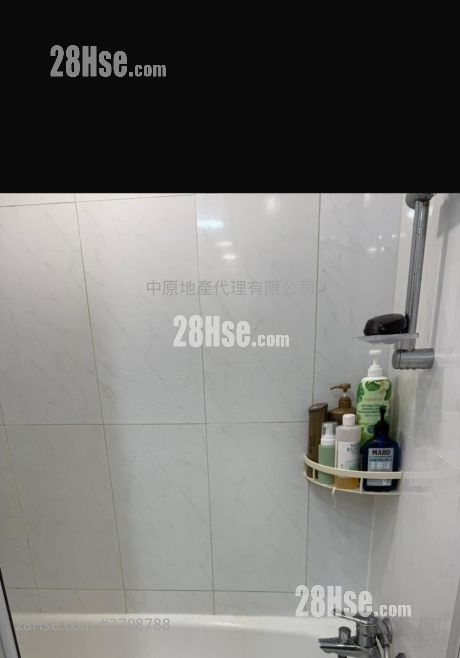 bathroom: Tseung Kwan O Plaza Sell 2 Bedrooms 429 ft²