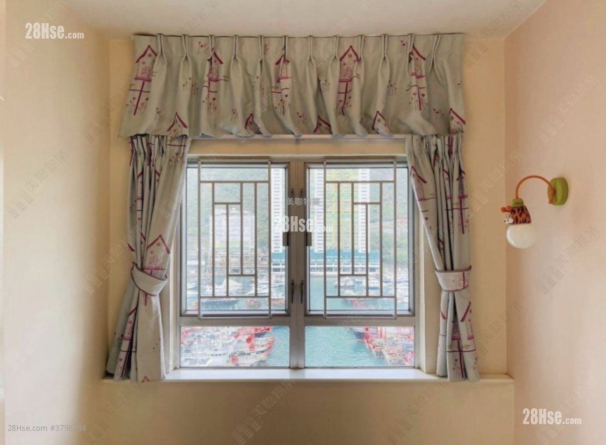 South Horizons Sell 3 Bedrooms 721 ft²