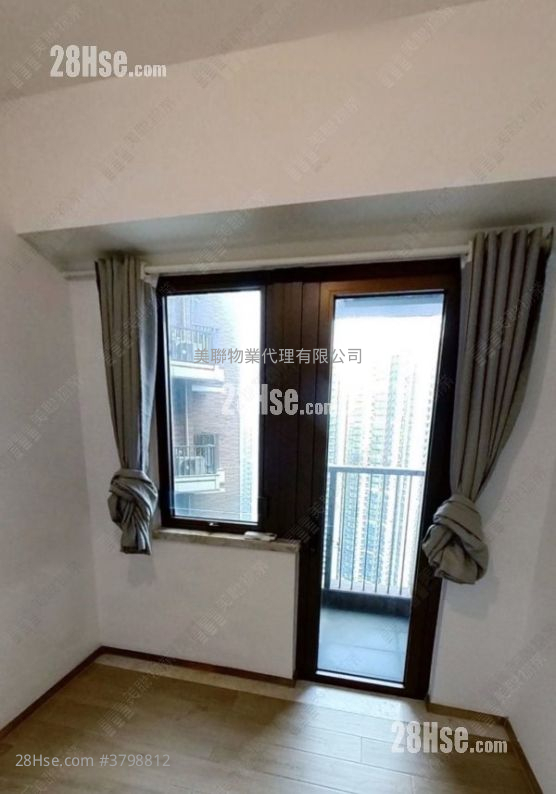 Lp6 Sell 2 Bedrooms , 1 Bathroom 463 ft²