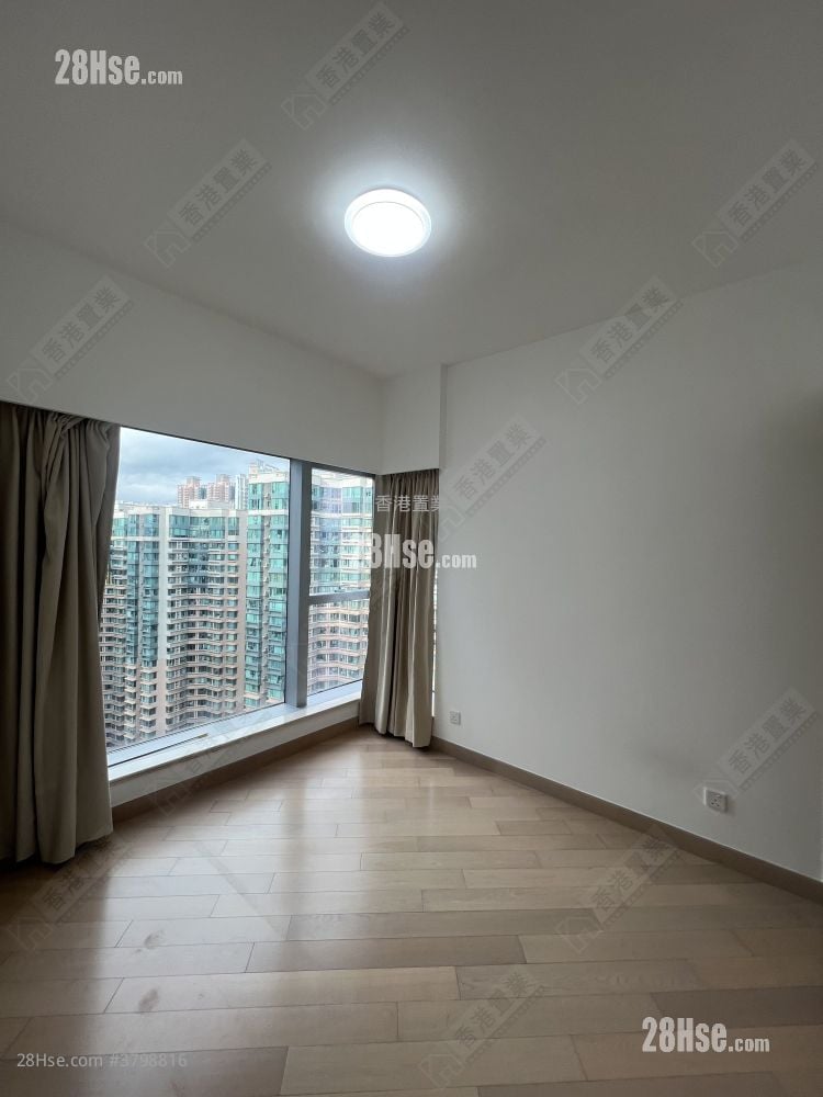 主人房: 珑玺 租盘 3 房 , 3 浴室 913 平方尺