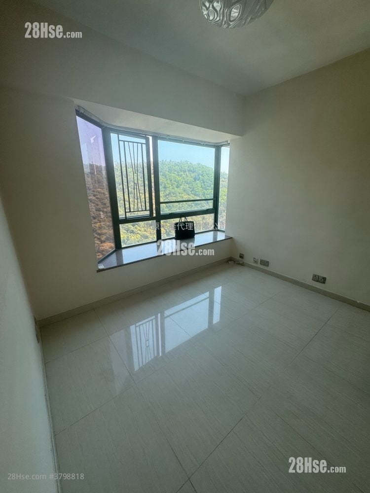 living room: The Metro City Sell 2 Bedrooms 441 ft²