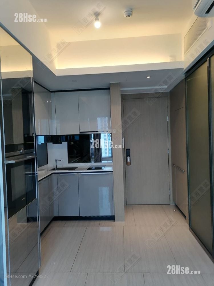 Cullinan West Sell 1 Bedroom , 1 Bathroom 350 ft²