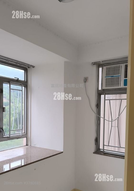Cheung Fai Building Sell 2 Bedrooms , 1 Bathroom 243 ft²