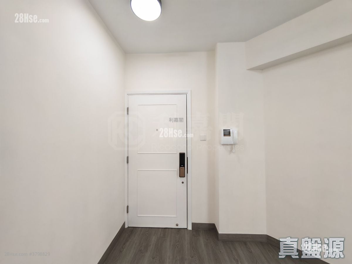 Grand Del Sol Sell 3 Bedrooms , 1 Bathroom 756 ft²