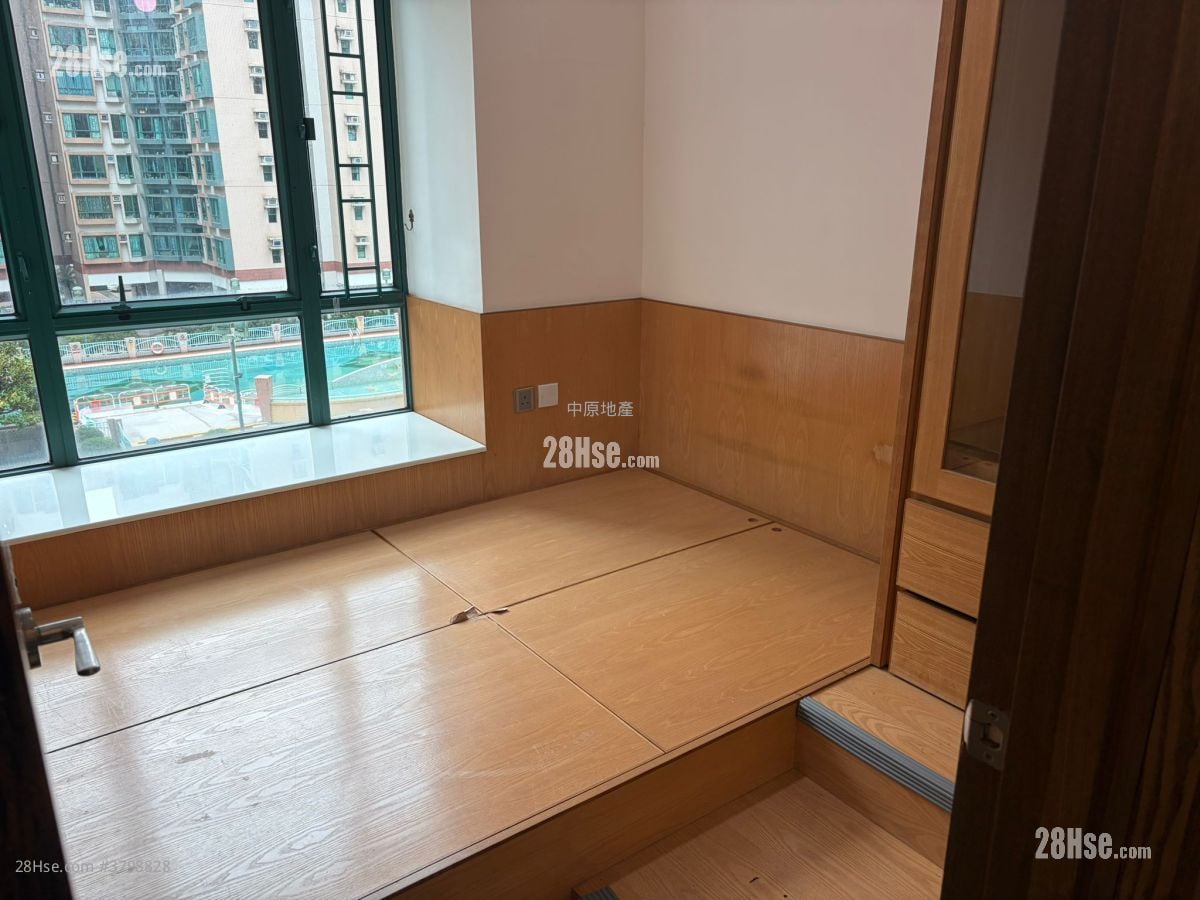 Grand Del Sol Sell 3 Bedrooms , 2 Bathrooms 739 ft²