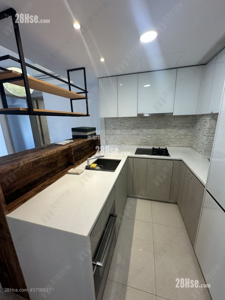 Sea To Sky Sell 2 Bedrooms , 1 Bathroom 473 ft²