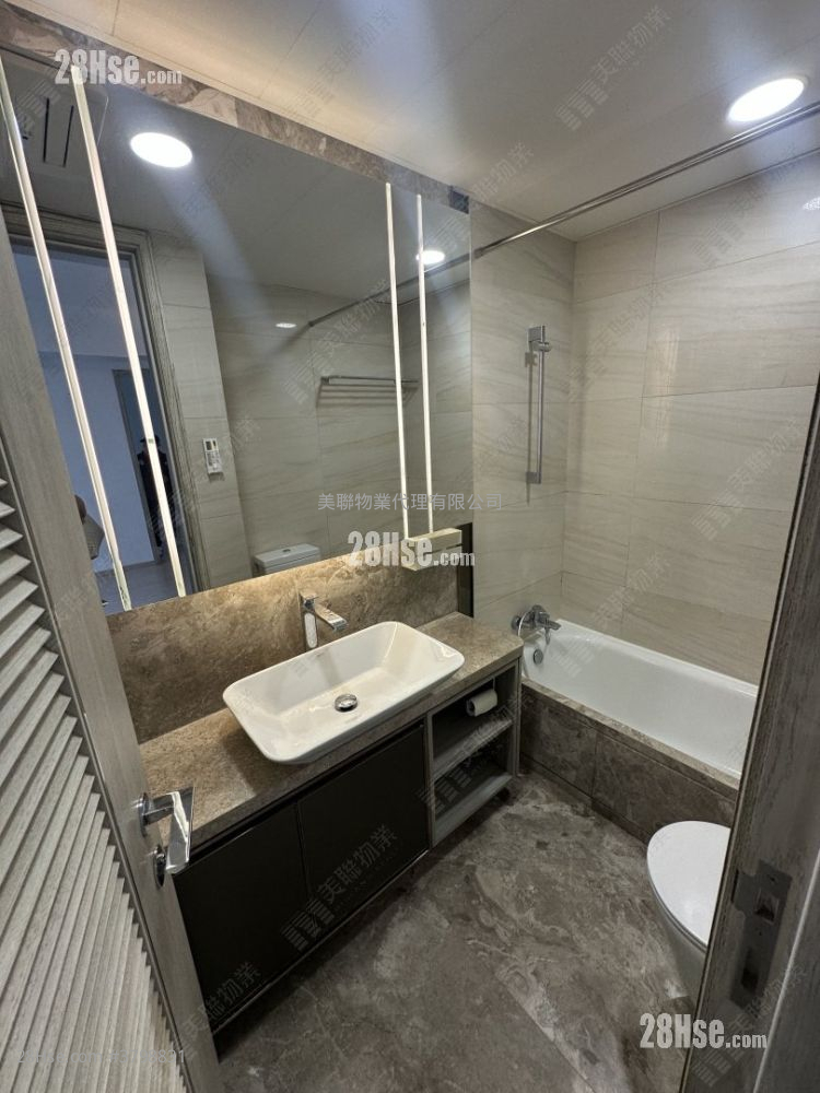 Sea To Sky Sell 2 Bedrooms , 1 Bathroom 473 ft²