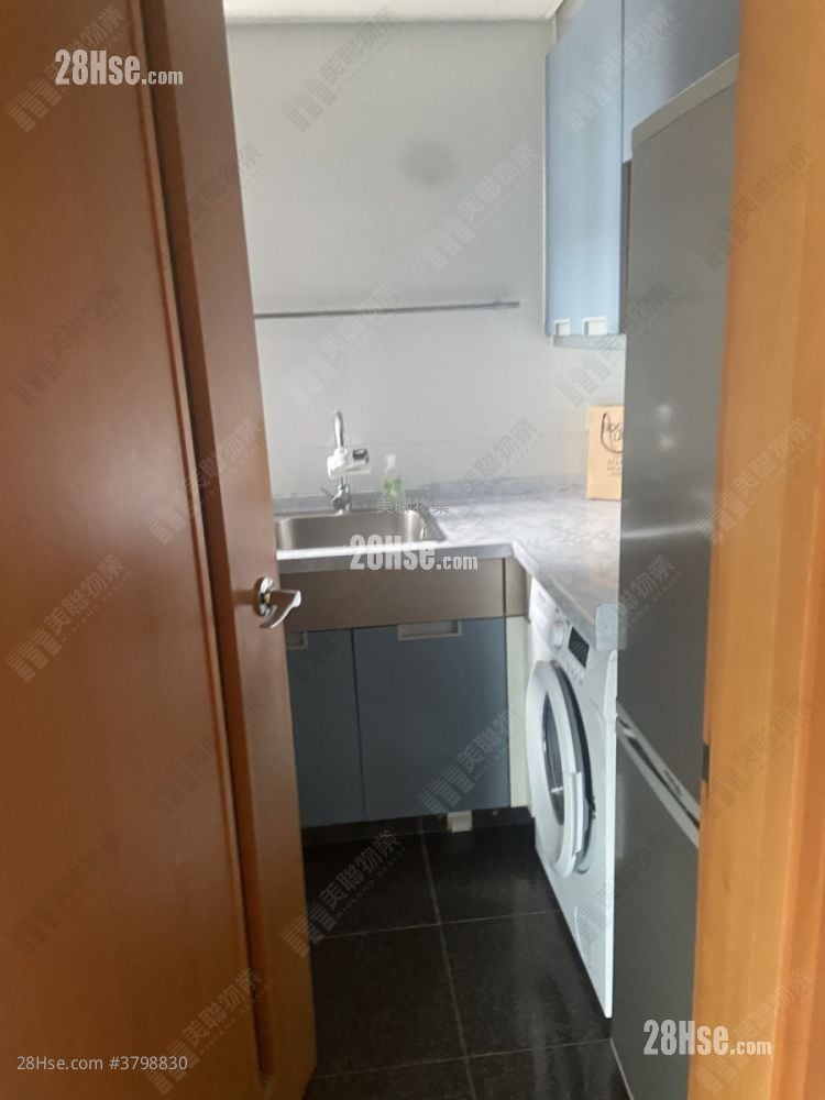 kitchen: Yoho Town Sell 2 Bedrooms , 1 Bathroom 393 ft²