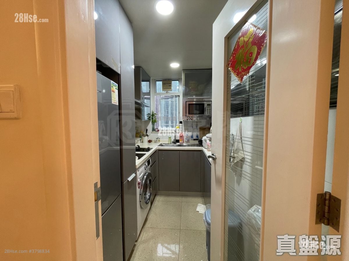 The Capitol Sell 3 Bedrooms 729 ft²