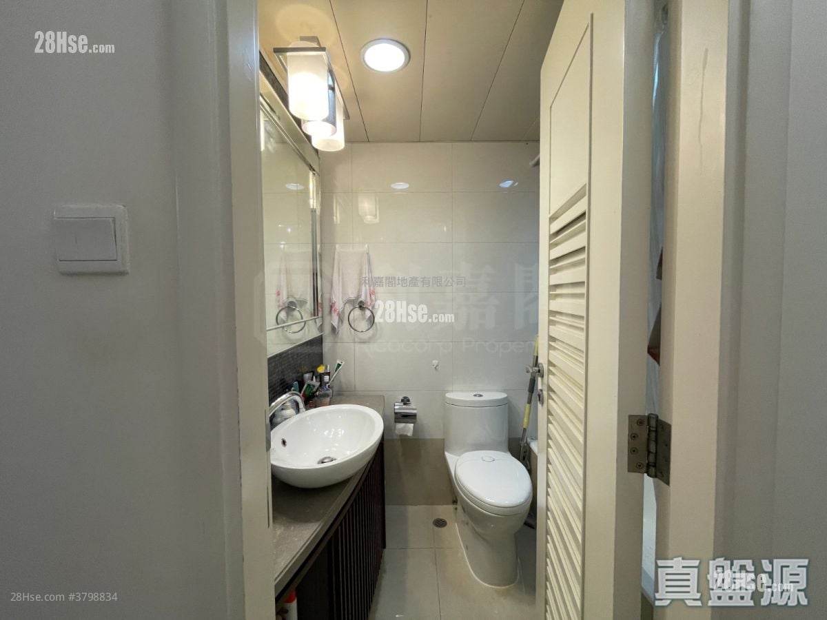 The Capitol Sell 3 Bedrooms 729 ft²