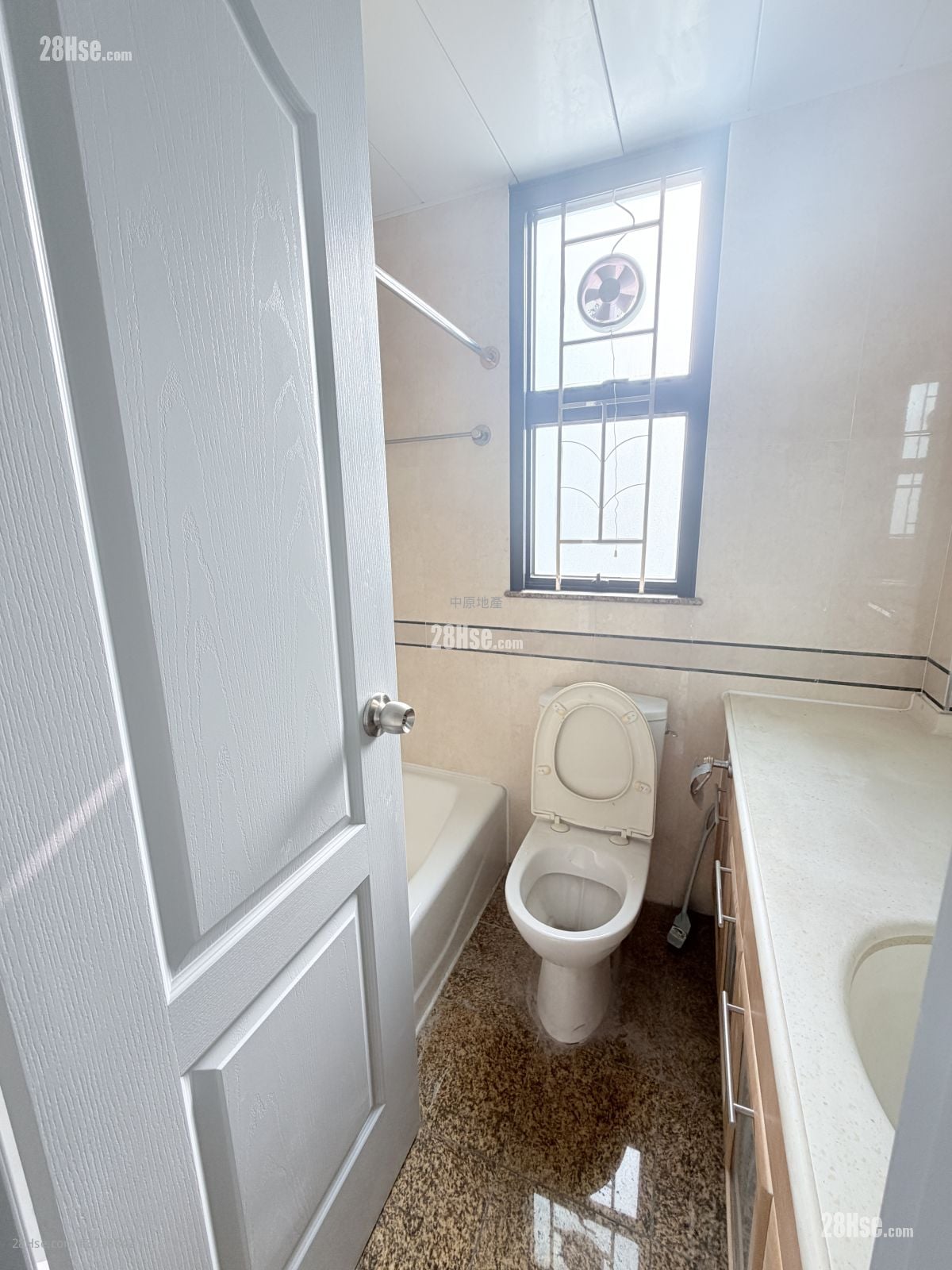 Villa Pinada House Sell 2 Bedrooms , 2 Bathrooms 589 ft²