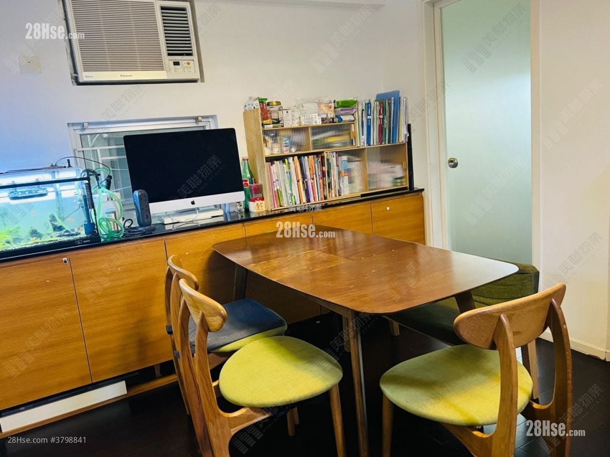 丽港城 售盘 3 房 687 平方尺