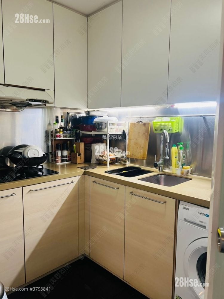 丽港城 售盘 3 房 687 平方尺