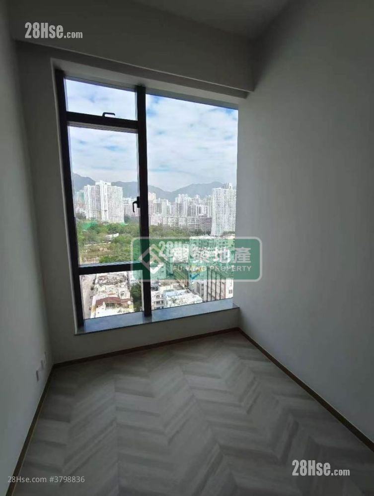 Eight Southpark Sell 2 Bedrooms , 1 Bathroom 349 ft²