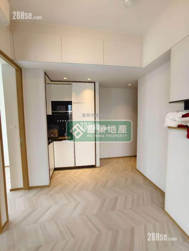 Eight Southpark Sell 2 Bedrooms , 1 Bathroom 349 ft²