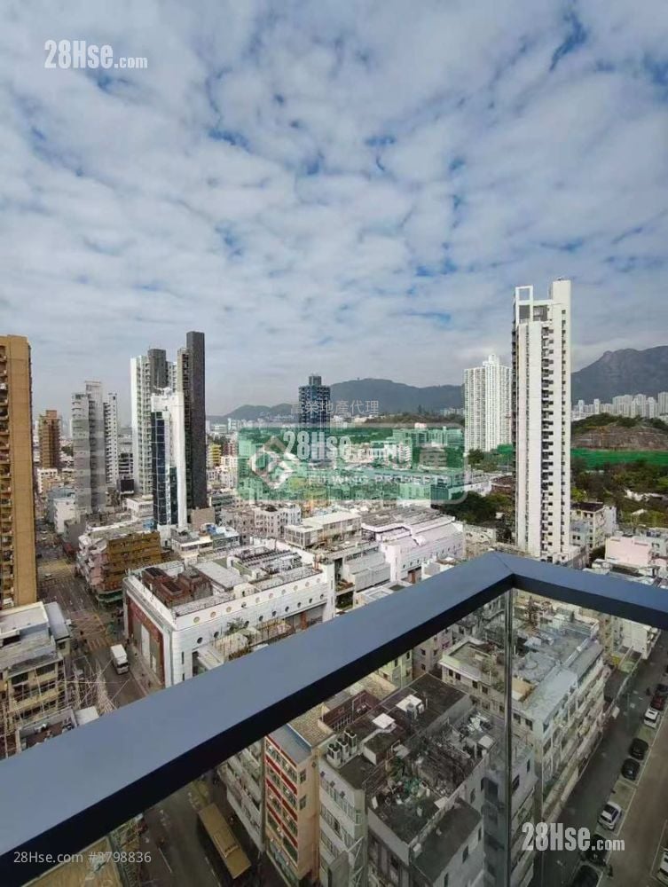 Eight Southpark Sell 2 Bedrooms , 1 Bathroom 349 ft²