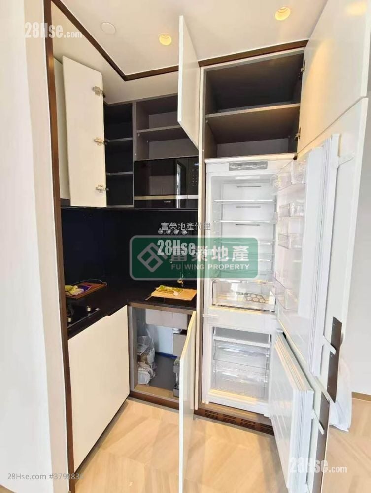 Eight Southpark Sell 2 Bedrooms , 1 Bathroom 349 ft²