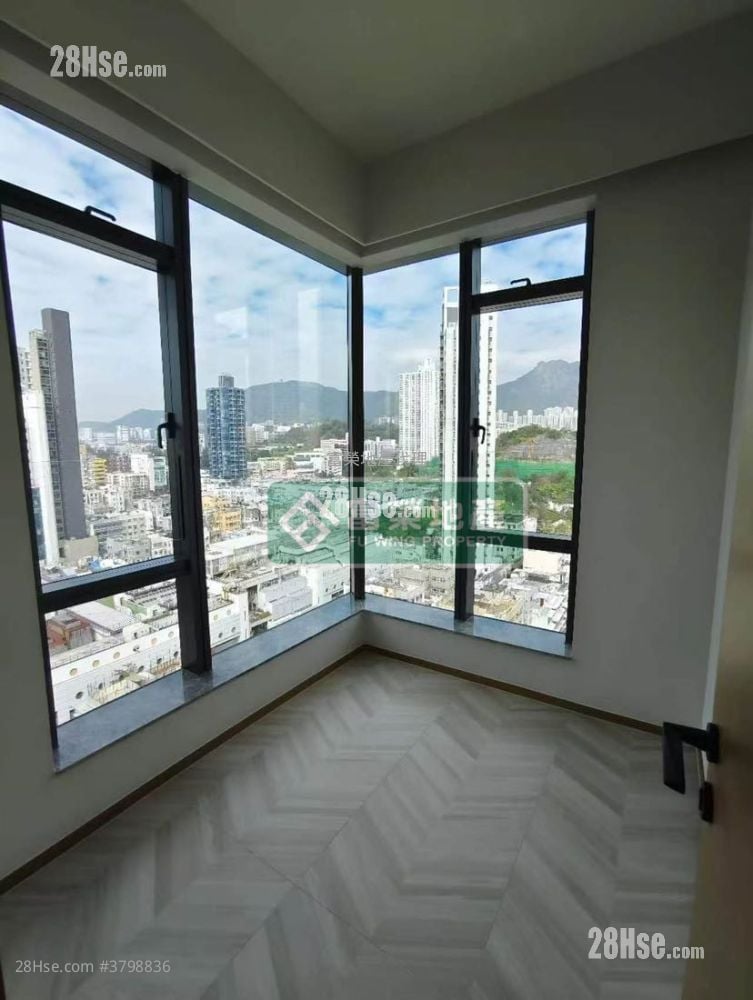 Eight Southpark Sell 2 Bedrooms , 1 Bathroom 349 ft²