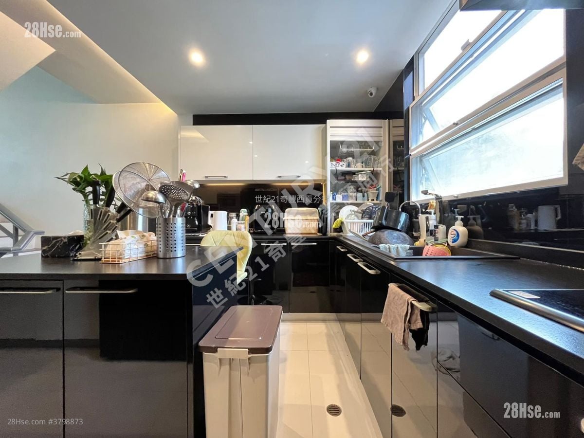 御花园 售盘 3 房 1,234 平方尺