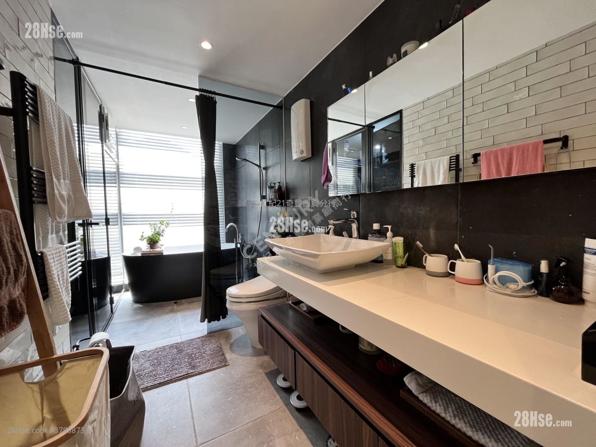 御花园 售盘 3 房 1,234 平方尺