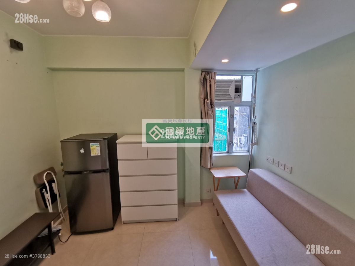 Wah Po Mansion Sell 2 Bedrooms , 1 Bathroom 296 ft²