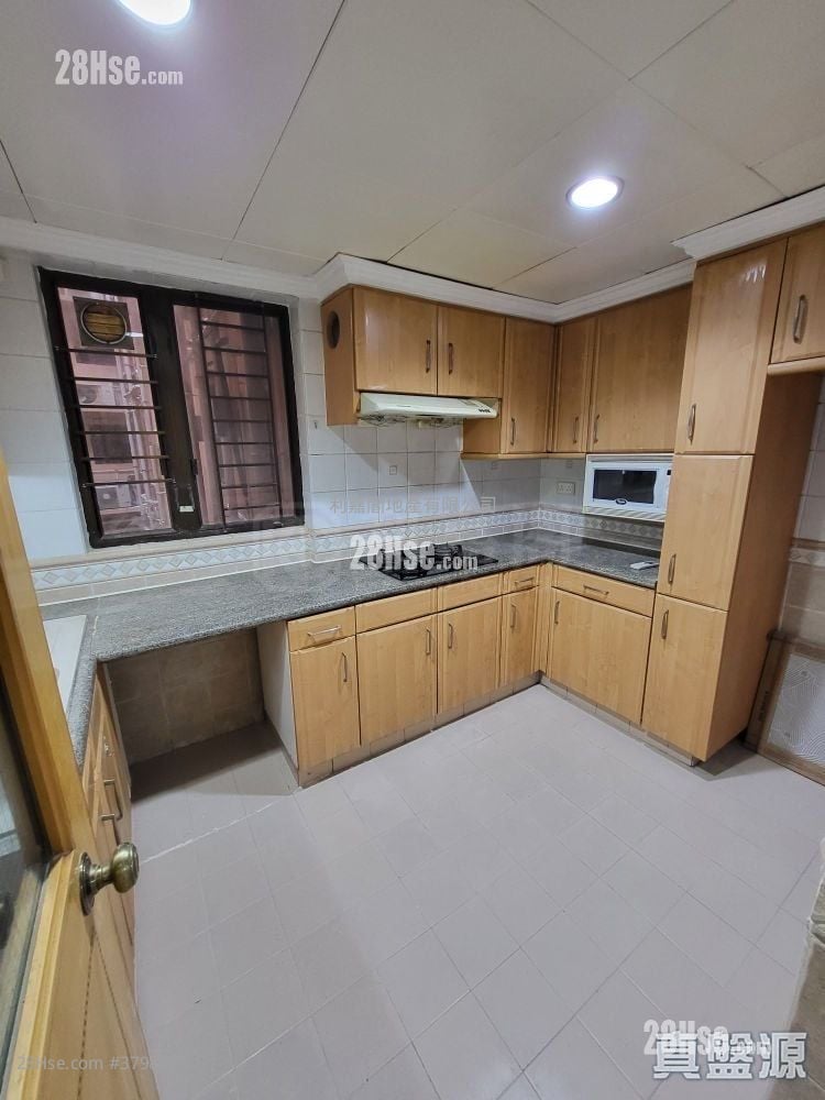 大埔宝马山 售盘 3 房 , 3 浴室 1,033 平方尺