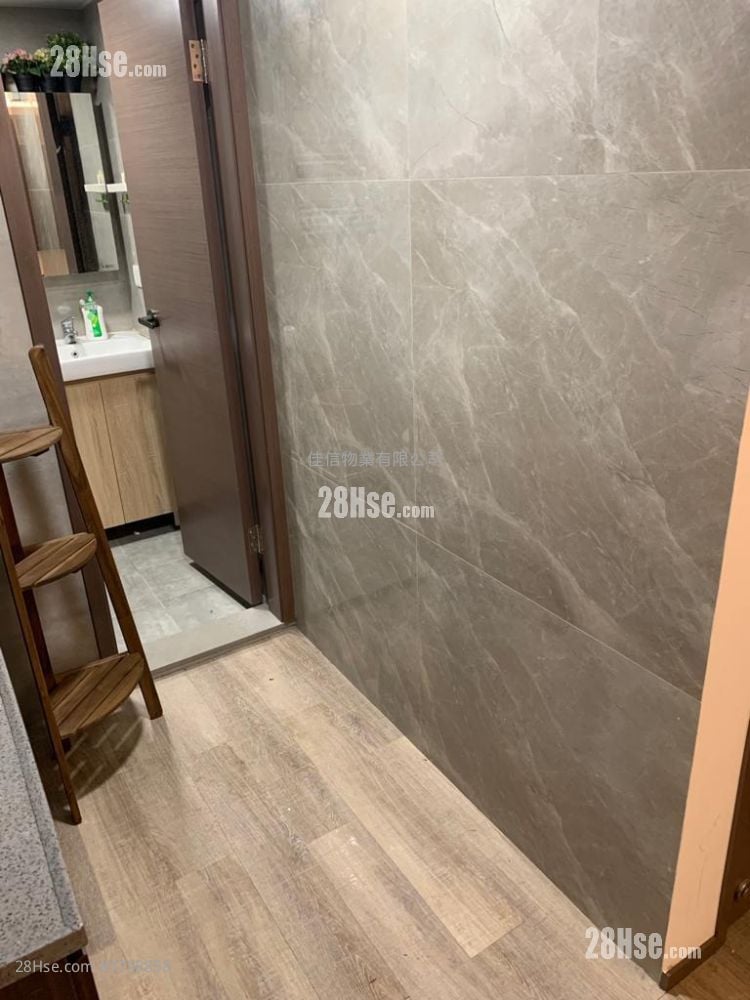 Apartment Sell 2 Bedrooms , 1 Bathroom 298 ft²