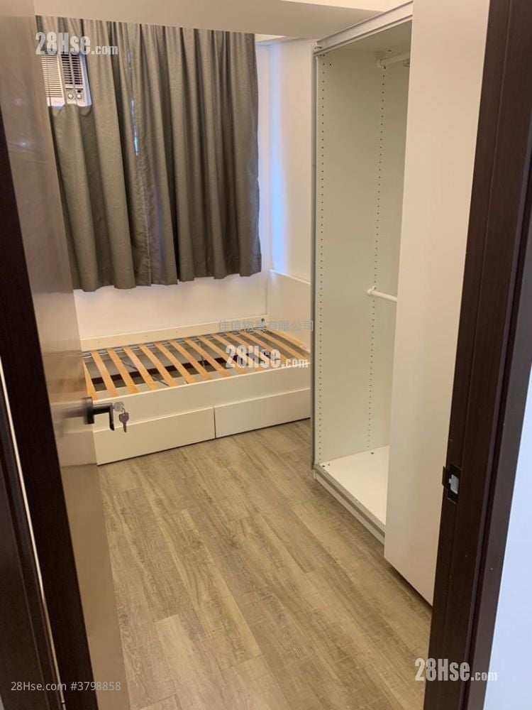 Apartment Sell 2 Bedrooms , 1 Bathroom 298 ft²