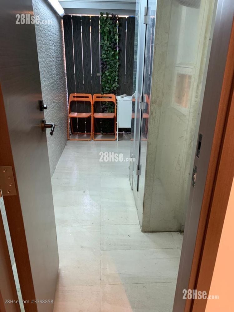 Apartment Sell 2 Bedrooms , 1 Bathroom 298 ft²