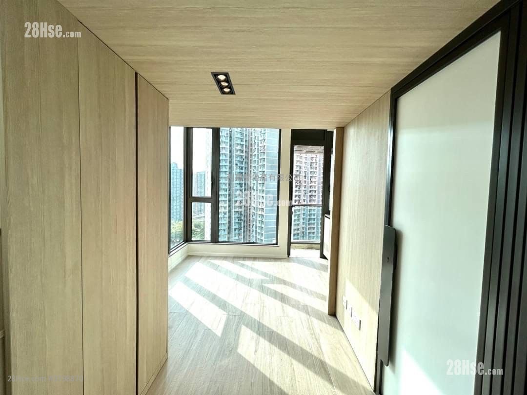 The Met.azure Rental 1 Bathroom 207 ft²