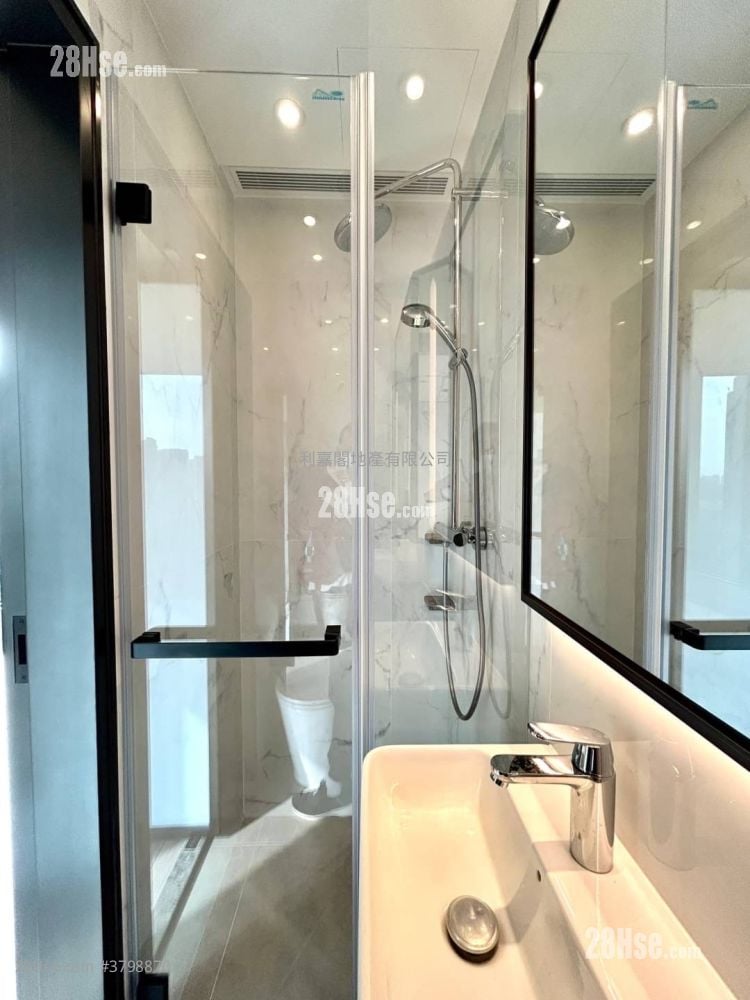 The Met.azure Rental 1 Bathroom 207 ft²