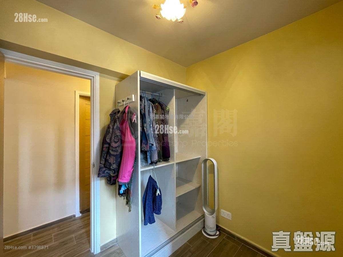 Beverly Garden Sell 3 Bedrooms 592 ft²